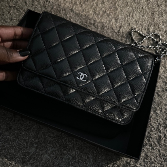 Chanel bag - Picture 1 of 4